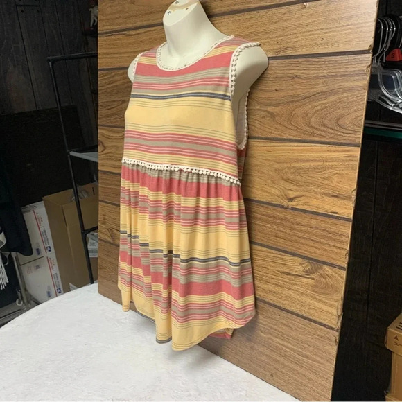 143 Story sleeveless top warm tone colors size medium but would fit up - Picture 4 of 8